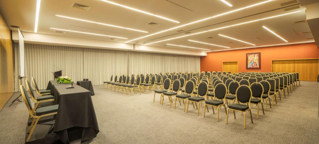 Nh Coimbra Dona Ines Hotel Ngoại thất bức ảnh