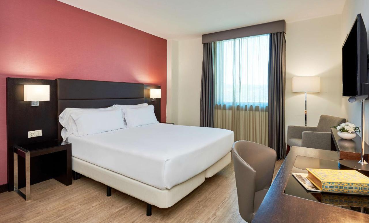Nh Coimbra Dona Ines Hotel Ngoại thất bức ảnh