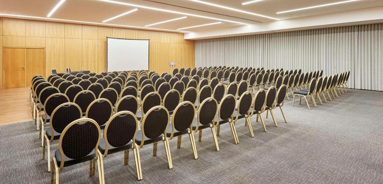 Nh Coimbra Dona Ines Hotel Ngoại thất bức ảnh