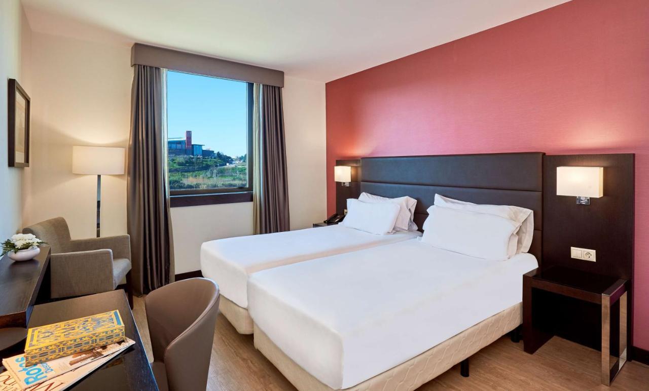 Nh Coimbra Dona Ines Hotel Ngoại thất bức ảnh